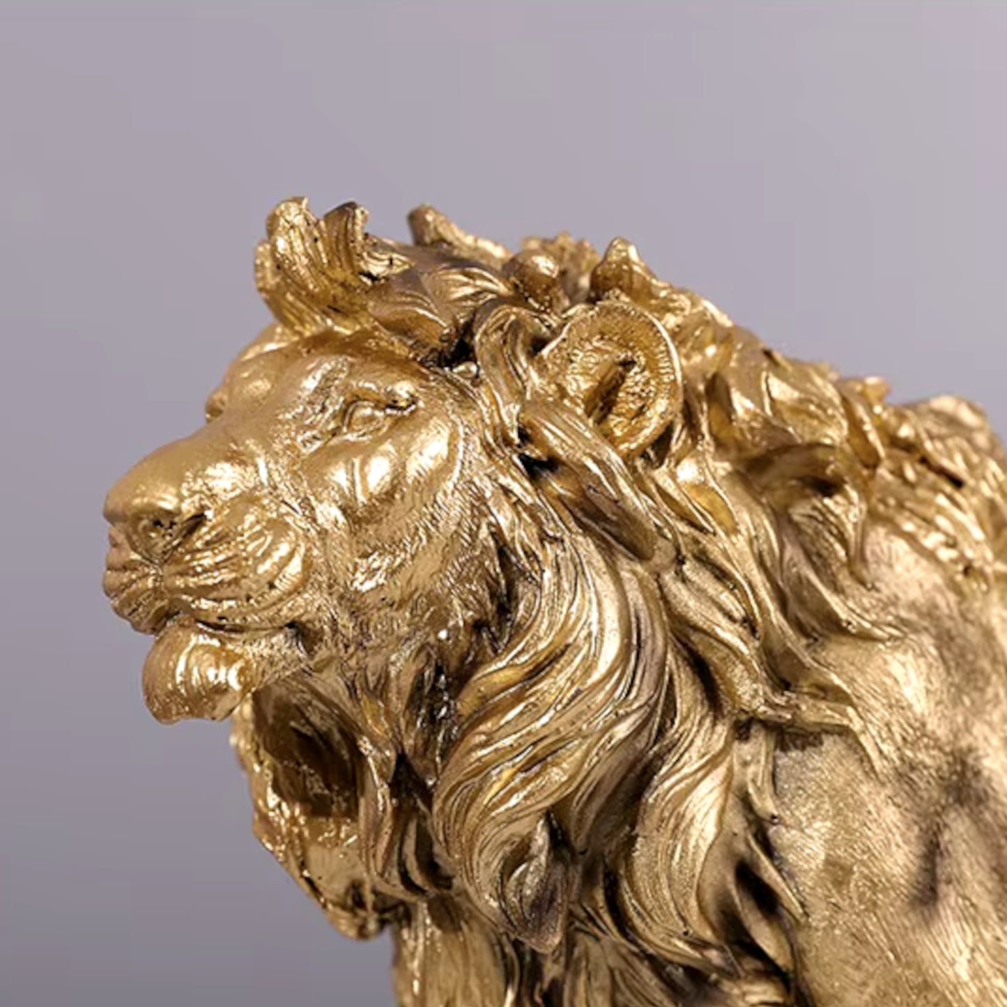 Sculpture LION