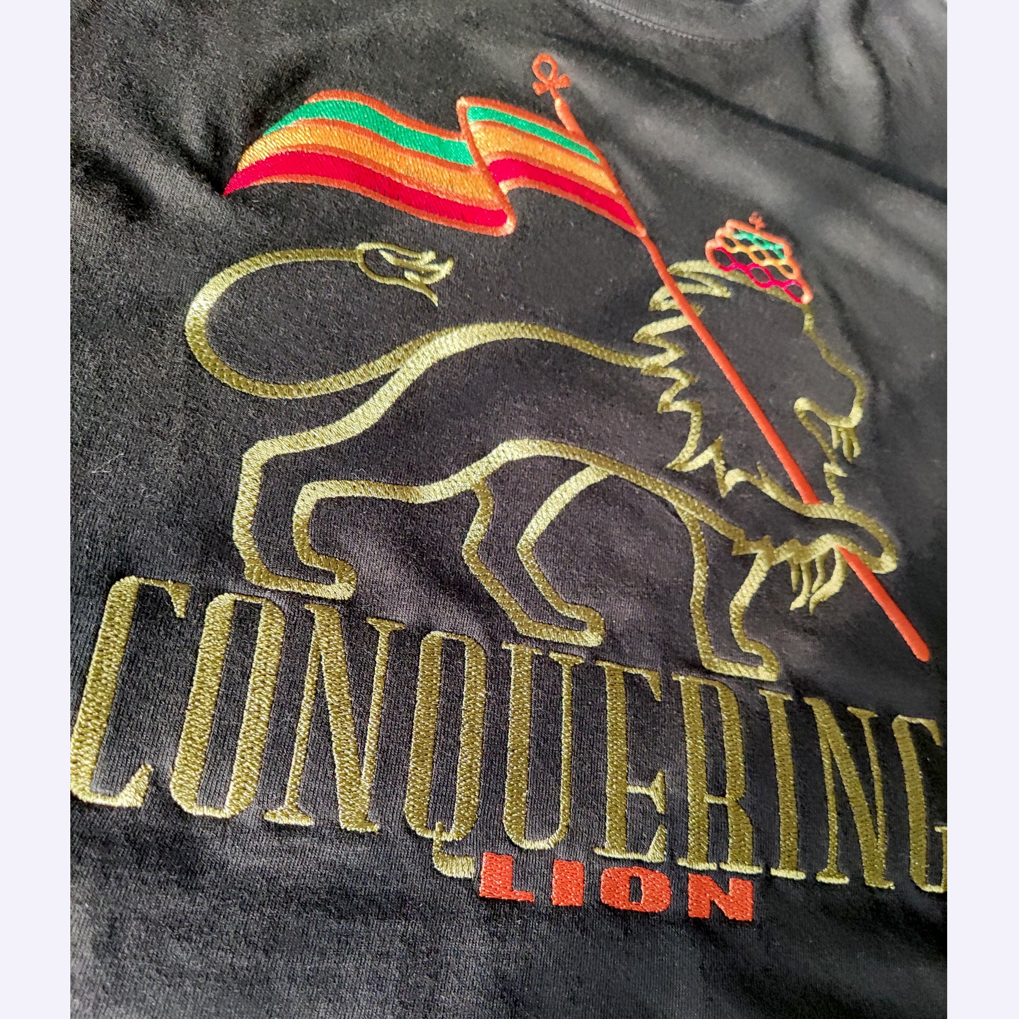 T-shirt Brodée Conquering Lion